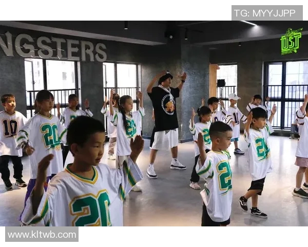 武汉街舞队的耐力挑战与成长之路探索街舞文化的深厚底蕴与激情